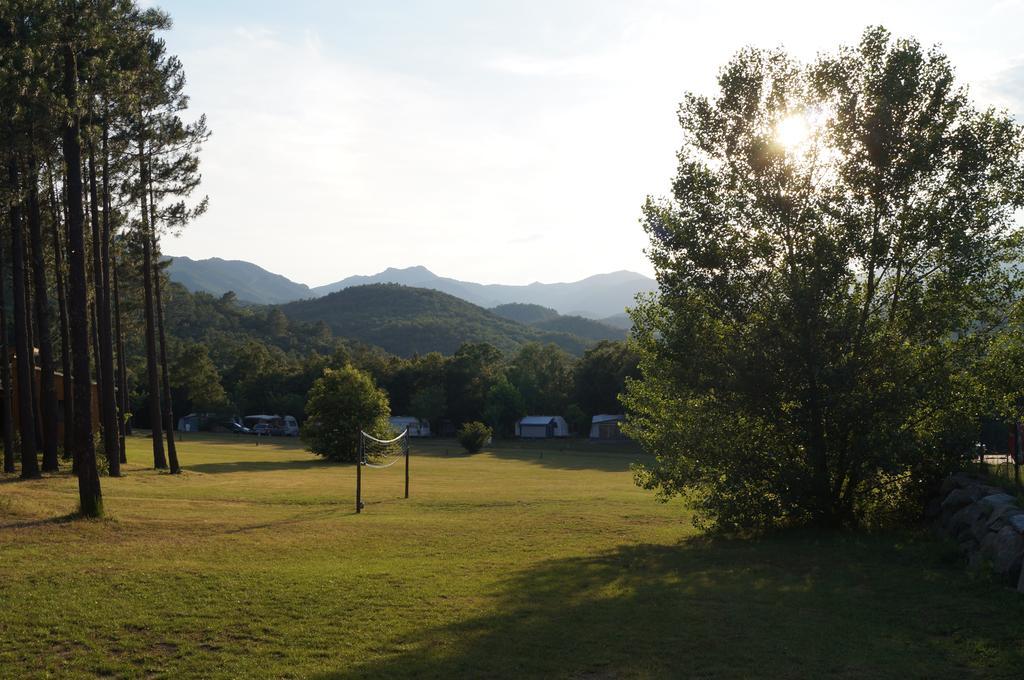 Camping มาซาเน็ต เด คาเบรนิส ภายนอก รูปภาพ