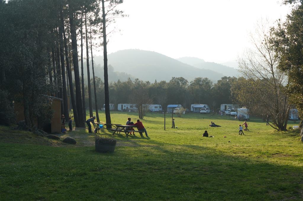 Camping มาซาเน็ต เด คาเบรนิส ภายนอก รูปภาพ