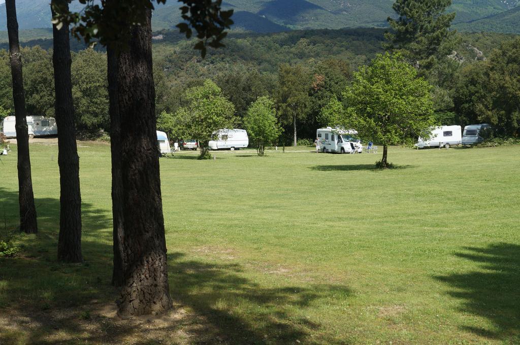 Camping มาซาเน็ต เด คาเบรนิส ภายนอก รูปภาพ