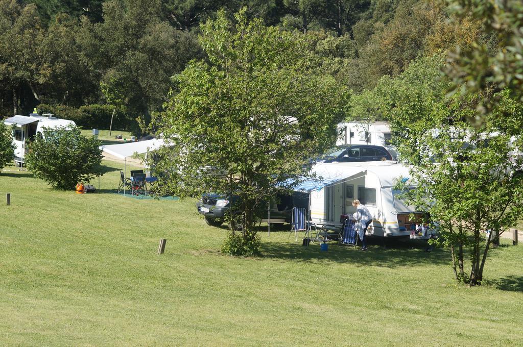 Camping มาซาเน็ต เด คาเบรนิส ภายนอก รูปภาพ