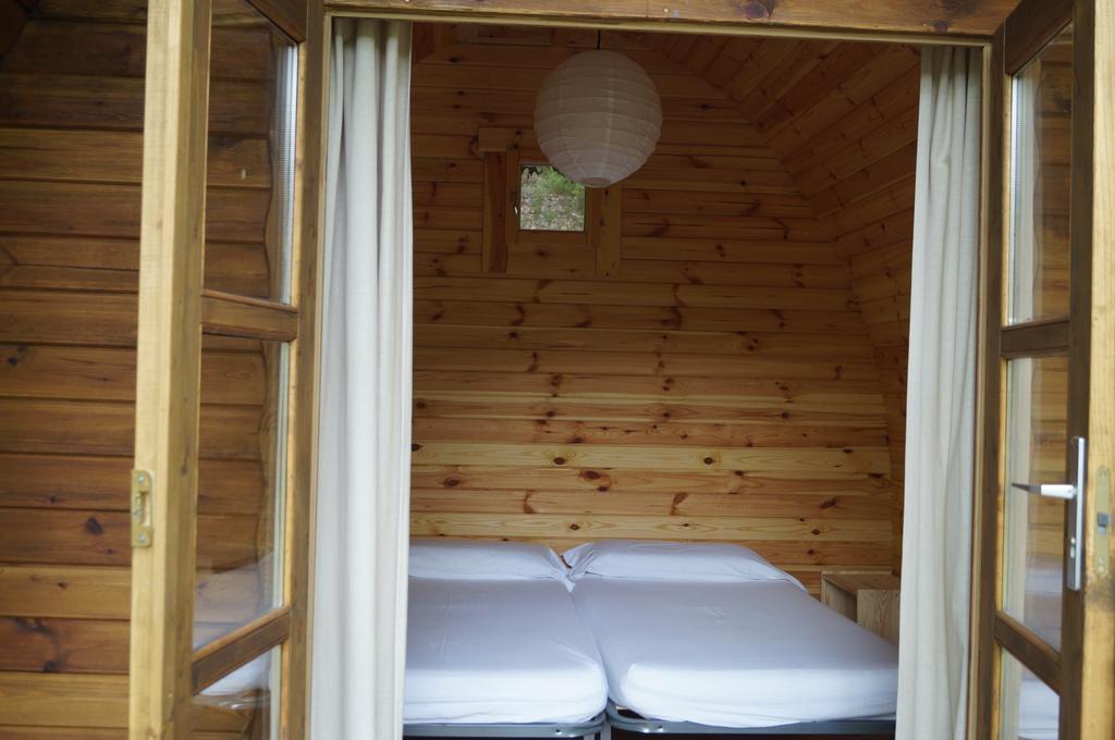 Camping มาซาเน็ต เด คาเบรนิส ภายนอก รูปภาพ
