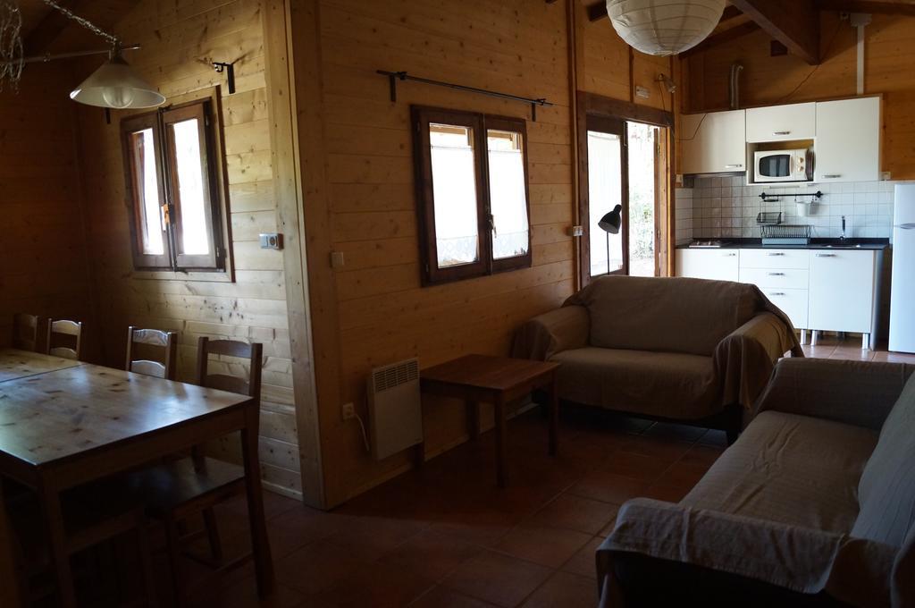 Camping มาซาเน็ต เด คาเบรนิส ภายนอก รูปภาพ